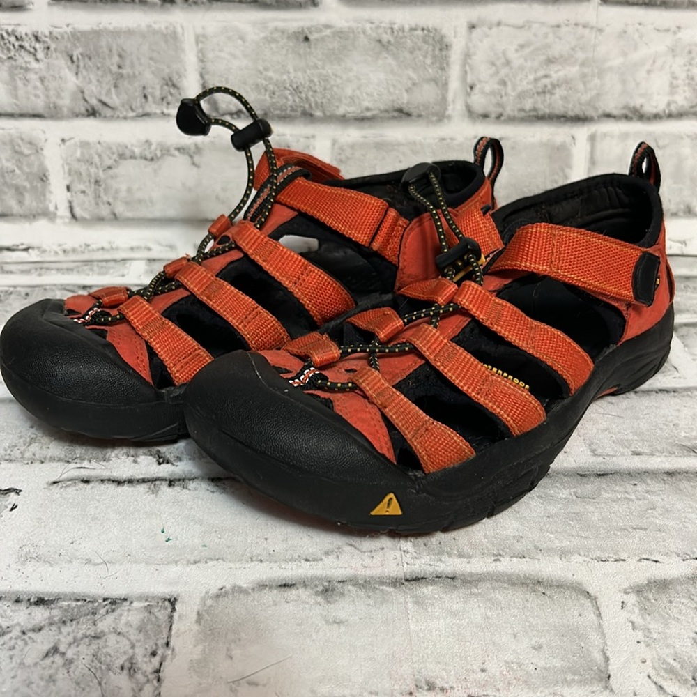 KEEN Women’s Orange and Black Sports, Waterproof Outdoor Sandals-Size 6